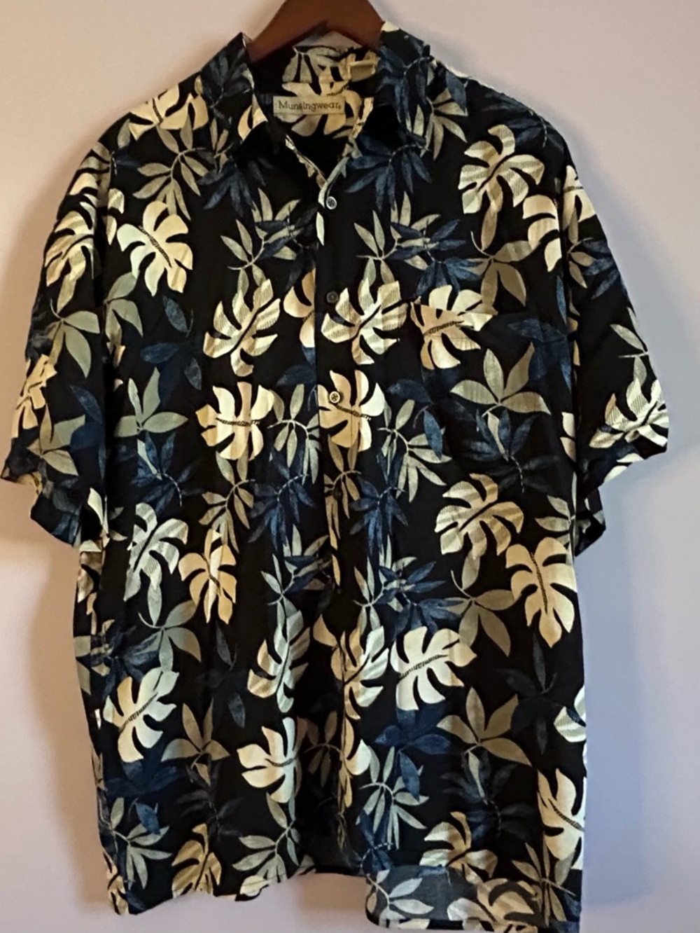 Vintage Munsingwear Hawaiian Button Down Short Sleeve Shirt Size Large